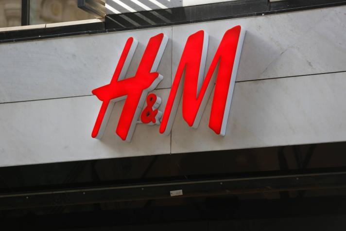 SERNAC alerta por pulsera de H&M que posee alto nivel de plomo