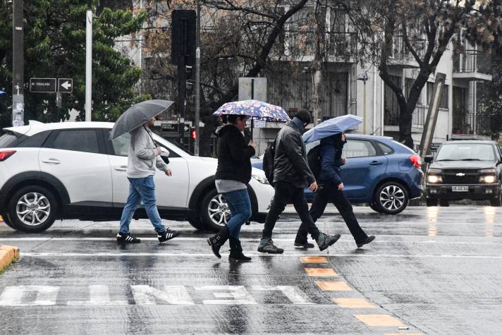 ¿Por qué todavía no cae la lluvia en Santiago?