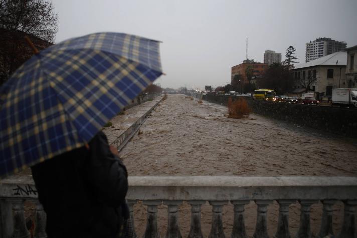 Aguas Andinas activa alerta por turbiedad en ríos Mapocho y Maipo: inicia uso de reservas
