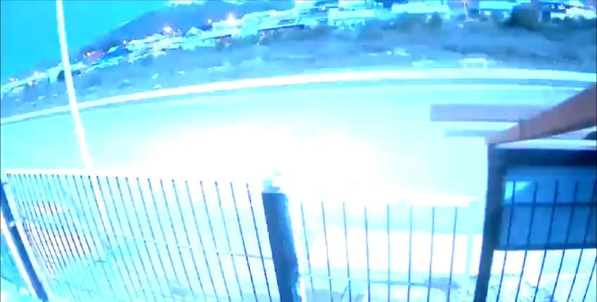 Impactantes videos: El cielo del sur de Chile se iluminó de azul brillante