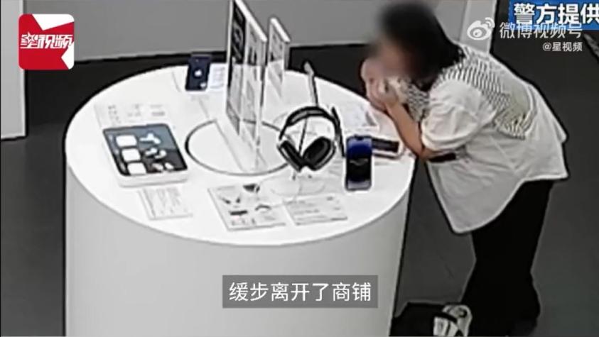 Mujer se robó un iPhone de tienda comercial con particular técnica: Mordió cable de seguridad