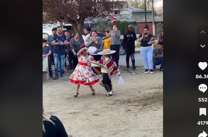 Pequeña pareja de huasos se hace viral por hermoso baile estas Fiestas Patrias