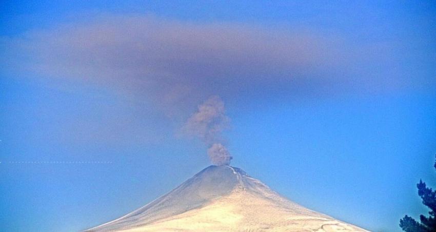 Volcán Villarrica: Fumarola alcanzó los 500 metros de altura