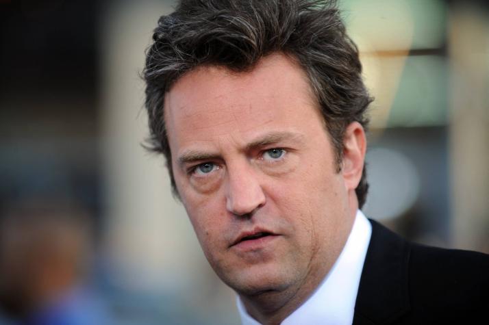 El último y extraño mensaje de Matthew Perry en redes sociales: "¿Te hace sentir bien?"