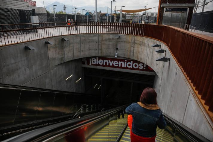Metro de Santiago: ¿A qué hora abre sus puertas este 15 de noviembre?