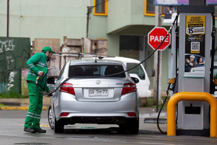 Precio de las bencinas: anuncian bajas en los precios de casi todos los combustibles