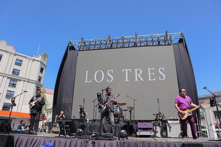 Los Tres sorprenden al anunciar un concierto gratuito en Santiago: ¿Cuándo y a qué hora?