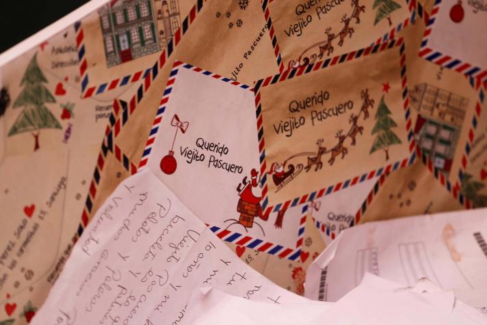 Campaña navideña CorreosChile: ¿Cómo se puede apadrinar una carta?