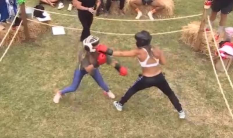 "Sáquenme esta h...": Dani Castro recibió 'feroz' combo de La Chama en el duelo de boxeo