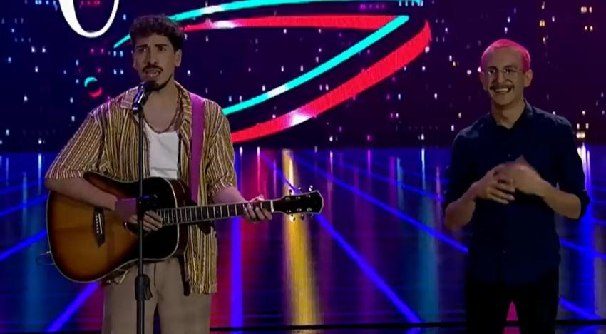 Hasta con intérprete de señas: revive la divertida rutina de Diego Urrutia en la Teletón 2023