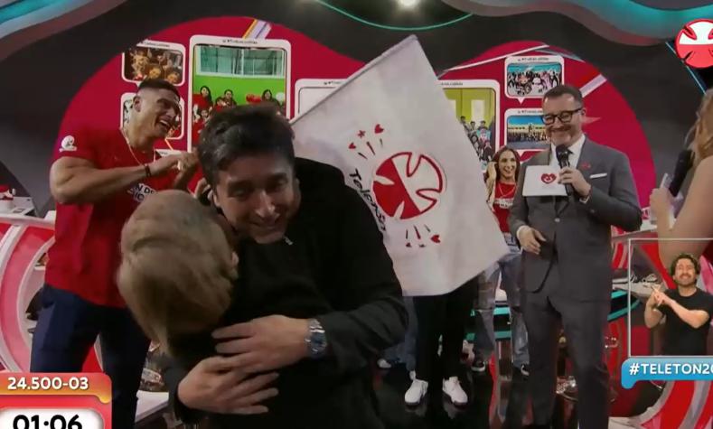 Entre gritos y abrazos: así fue recibido Jorge Zabaleta en la Teletón 2023