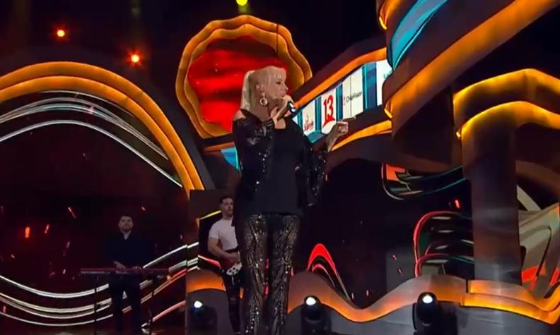 Así fue la elegante presentación de Valeria Lynch en la Teletón 2023