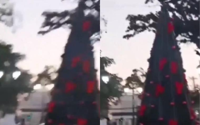 “Más luces tiene las zapatillas de mi hijo”: Árbol de Navidad de Melipilla se transformó en blanco de burlas