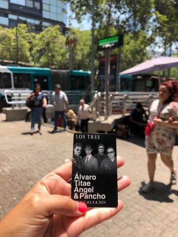 Metro de Santiago anuncia venta de tarjeta Bip! en homenaje a "Los Tres"