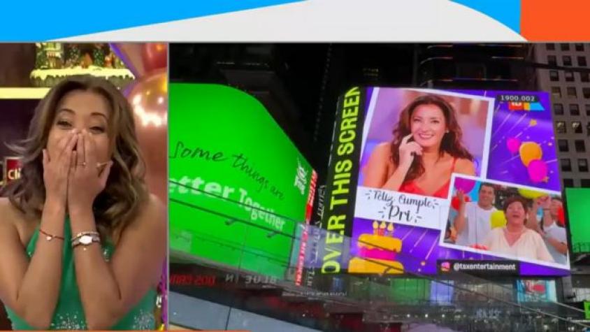 Gritó de la emoción: Priscilla Vargas apareció en las pantallas del Times Square