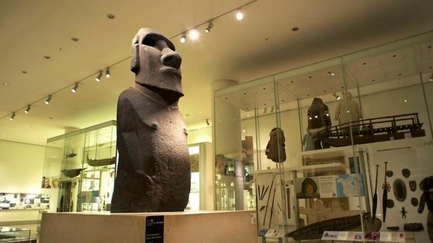 A recuperar el moai: Museo Británico limita comentarios de sus redes por reclamos de chilenos