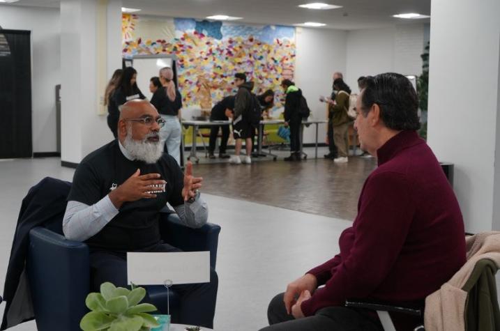 Biblioteca permite "arrendar" a personas en lugar de libros