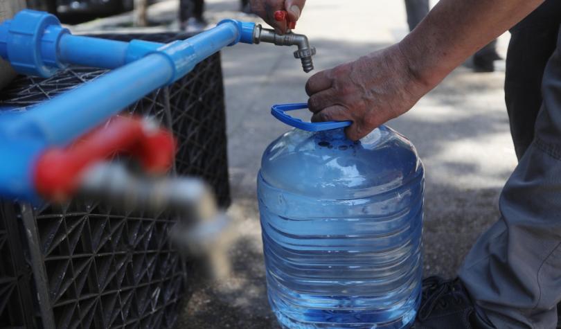 Corte de agua en Región Metropolitana: revisa los puntos de abastecimiento