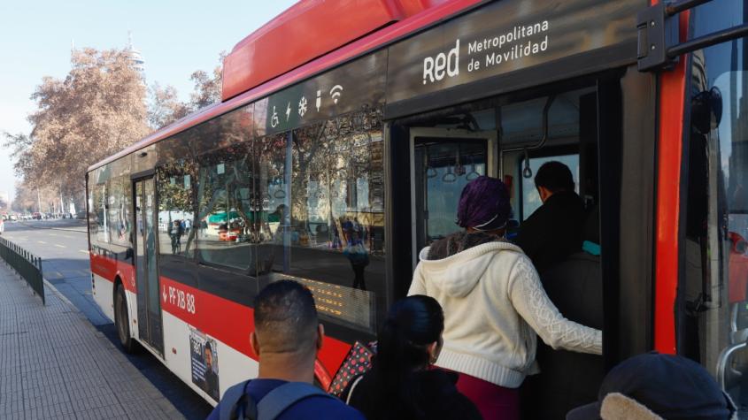 Alza en buses RED y Metro de Santiago - Agencia Uno