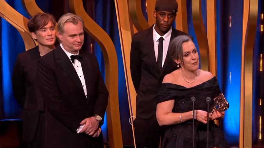 Youtuber burló la seguridad y se paró al lado de Christopher Nolan en los BAFTA