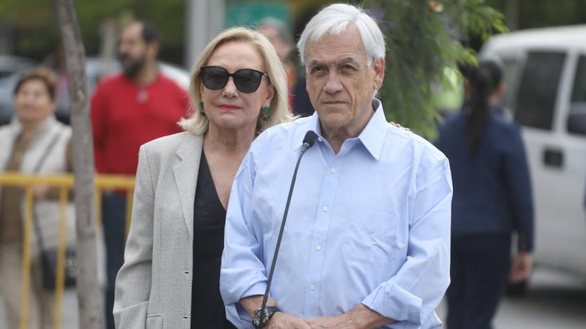 Cecilia Morel llega al Servicio Médico Legal de Valdivia para despedir a Sebastián Piñera