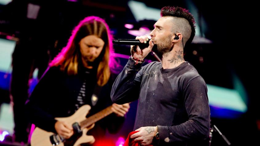 Se trasladó el "odio": chilenos llenan tiktok de Maroon 5 de recetas y memes 