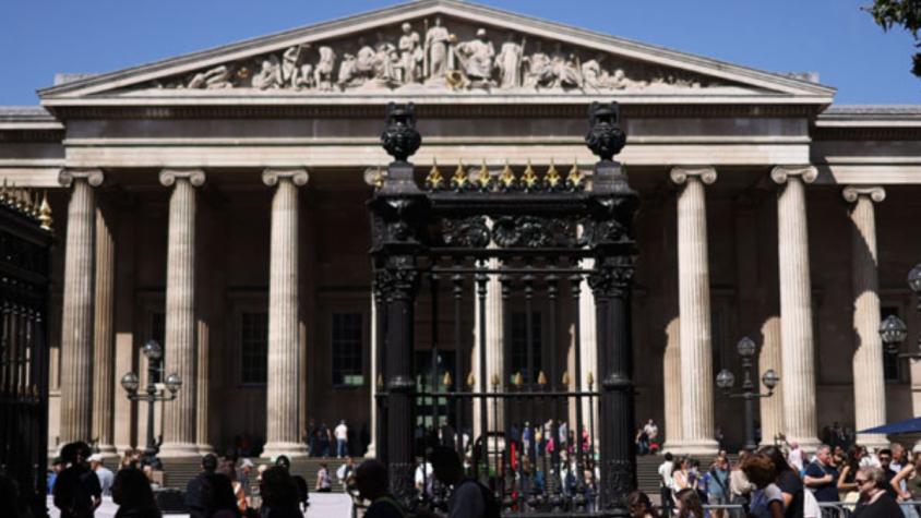 ¿Justicia divina? Museo Británico demanda a extrabajador por robar piezas históricas