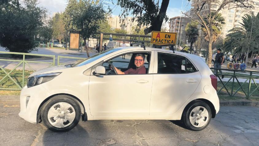Para hacer nuevos chistes: Luis Slimming inició curso de manejo 