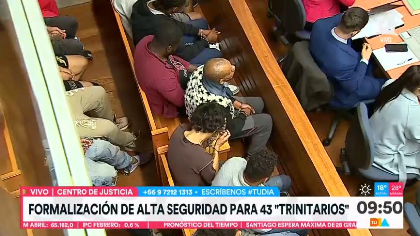 Tras varios allanamientos en Santiago: formalizan a 43 miembros de "Los Trinitarios"