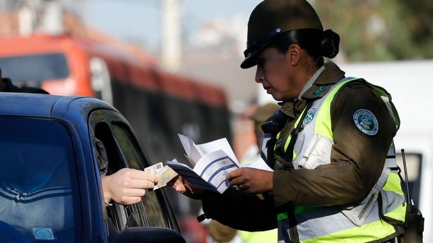 Conoce las multas que se aplican por manejar sin licencia de conducir