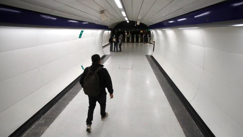 Metro de Santiago suspende servicio en estaciones de Línea 4