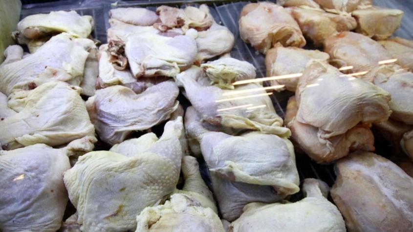 Pollos en cloro en El Romeral. Foto referencial - Créditos: Agencia Uno