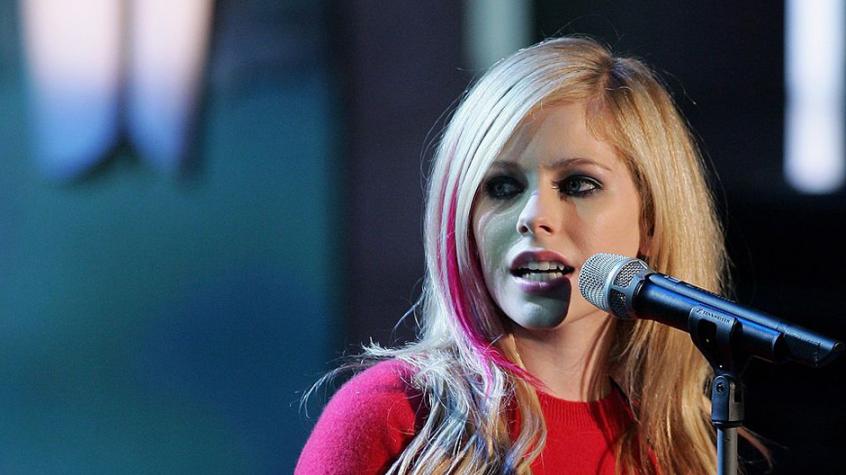 Avril Lavigne habló de la extraña teoría que sus fans tienen sobre ella 