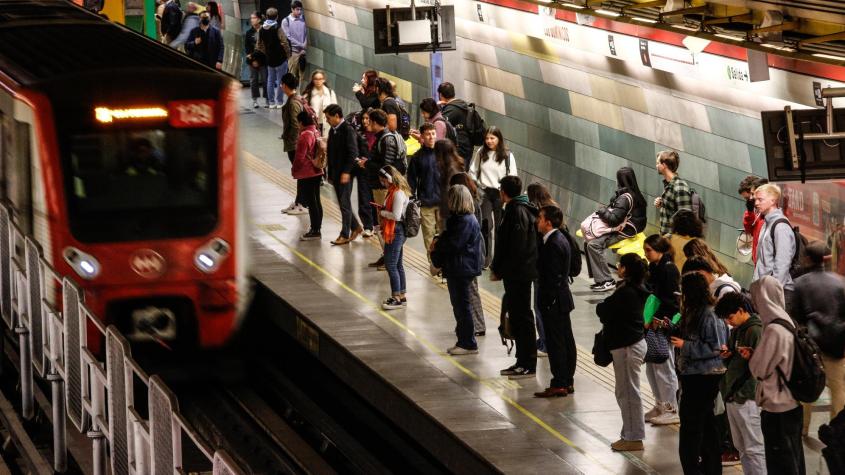Falla técnica en el Metro de Santiago provoca caos: nueve estaciones de la Línea 1 estaban cerradas 