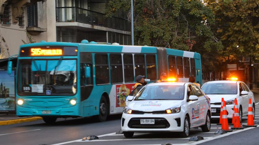 Restricción vehicular: Los autos que no pueden circular este 8 de mayo