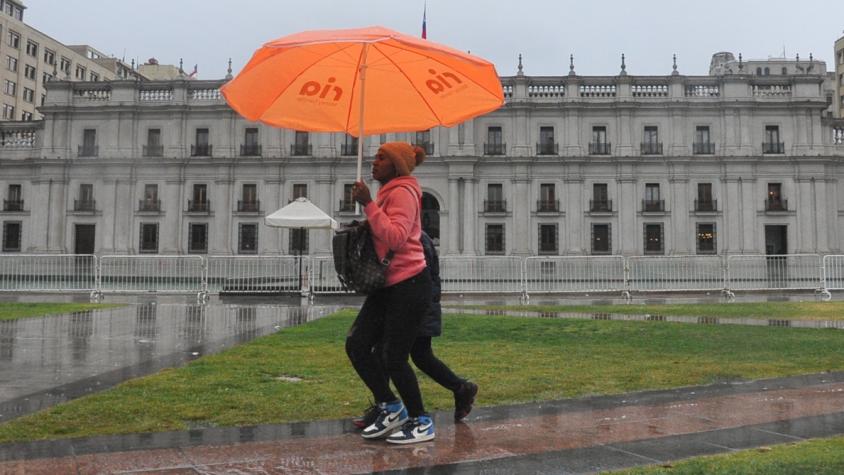 Lluvia en Santiago - Créditos: Agencia Uno