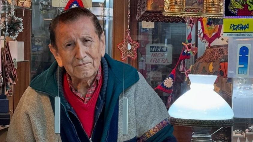 "Hay días que vendo $0 pesos": artesano de 88 años cuenta su historia en Tiktok y se hace viral