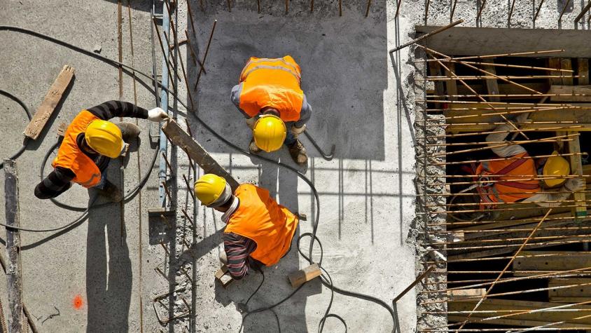 Obreros de la construcción hicieron curiosa actividad en su pausa activa