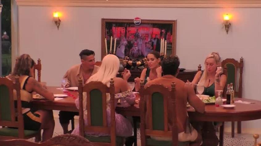 Austin y Pangal engañan a Facundo González para que se quede en la mesa con los Señores