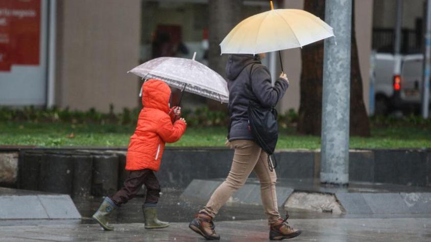 Vuelven las lluvias a Santiago: ¿A qué hora inician las precipitaciones?