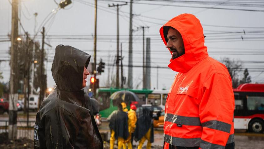 El fastidio del alcalde de Maipú por la indignante situación del Canal Santa Marta