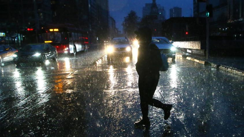 ¿Seguirán las lluvias este fin de semana en Santiago? Conozca el pronóstico del tiempo para los próximos días