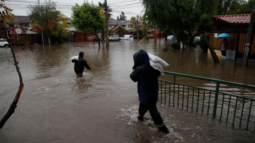 Sistema frontal: ¿Qué colegios suspenden sus clases por las lluvias?