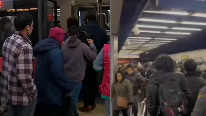 Continúan los problemas en el Metro de Santiago: estaciones de dos líneas se mantienen cerradas