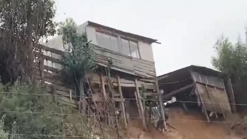 Casas podrían derrumbarse tras deslizamiento de tierra en Curanilahue