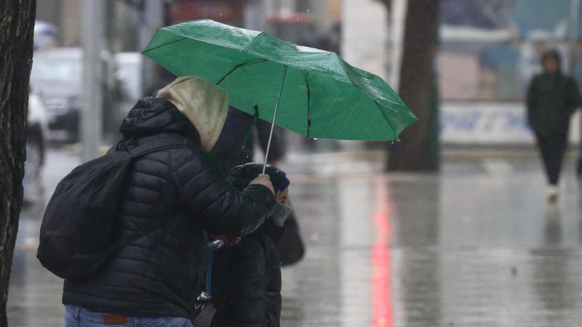 Lluvia en Santiago: ¿A qué hora comienzan las precipitaciones en la capital?