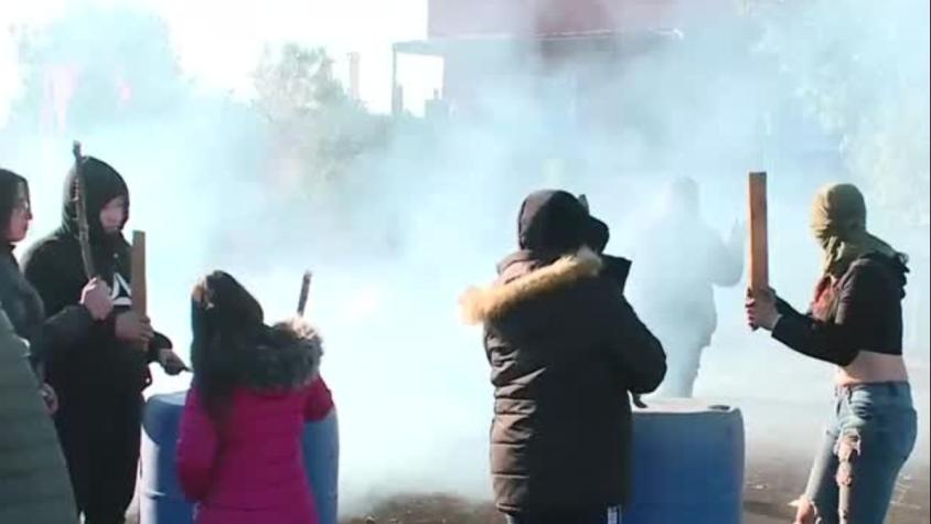 Octava noche sin luz: Vecinos de Lampa levantan barricadas en protesta por corte eléctrico