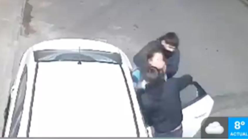 Mujer se salvó de encerrona gracias a arriesgada maniobra: "No tuve miedo de enfrentarlos"