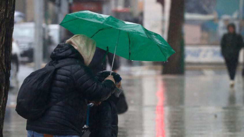 Fuertes vientos y mucha lluvia: Estas serán las regiones más afectadas por el intenso sistema frontal