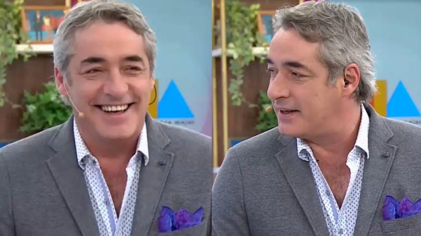 Momento nostálgico: José Luis Repenning posó junto a una antigua caseta telefónica
